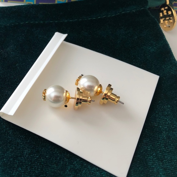 Tory Burch Pearl earrings - Picture 4 of 6